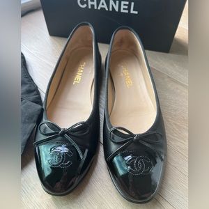 Chanel Lambskin & Patent Calfskin Black Ballet Flat Flats Size 10 / 41 Authentic
